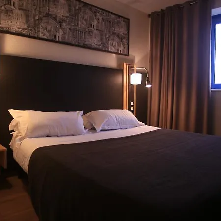 Euro Airport Orly Rungis 3*